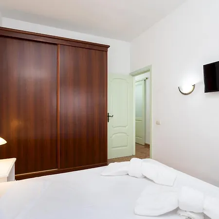 公寓 Home2book Family House With Terrace In Maretas