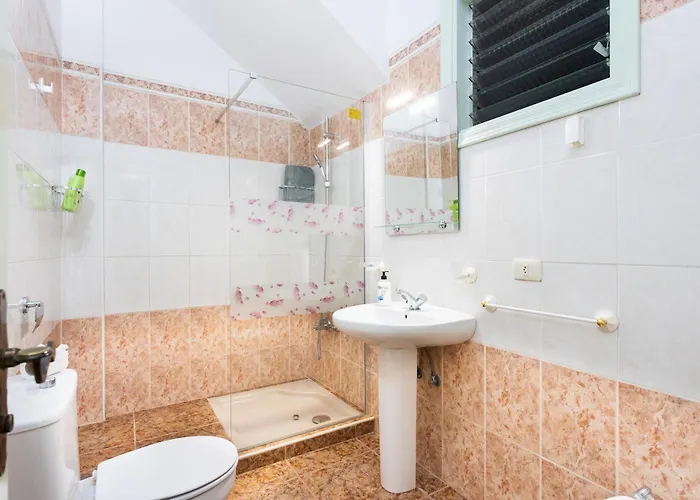 Home2book Family House With Terrace In Maretas Appartement *