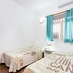 Apartman Home2book Family House With Terrace In Maretas