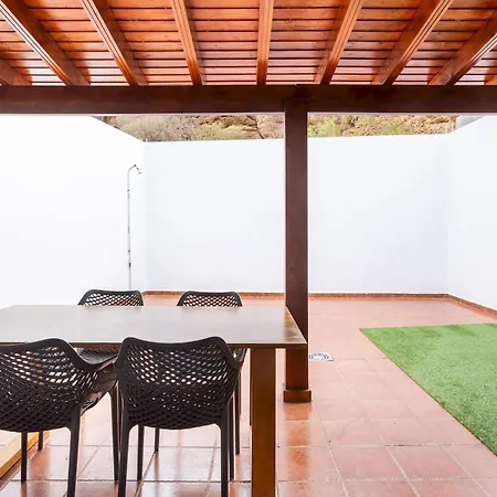 Home2book Family House With Terrace In Maretas Apartmán