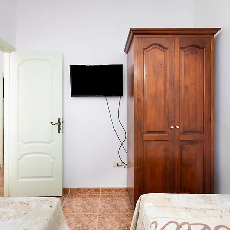 Home2book Family House With Terrace In Maretas Apartman