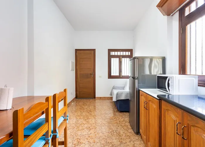 Home2book Family House With Terrace In Maretas