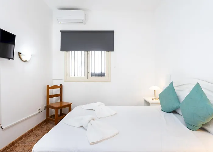 Home2book Family House With Terrace In Maretas *