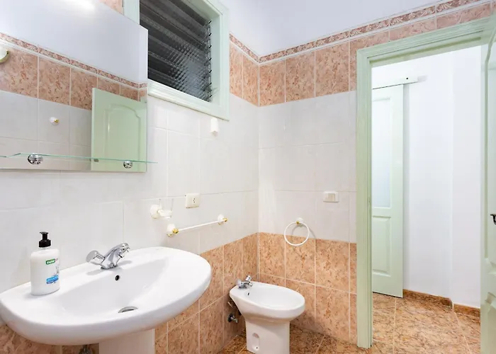 Home2book Family House With Terrace In Maretas